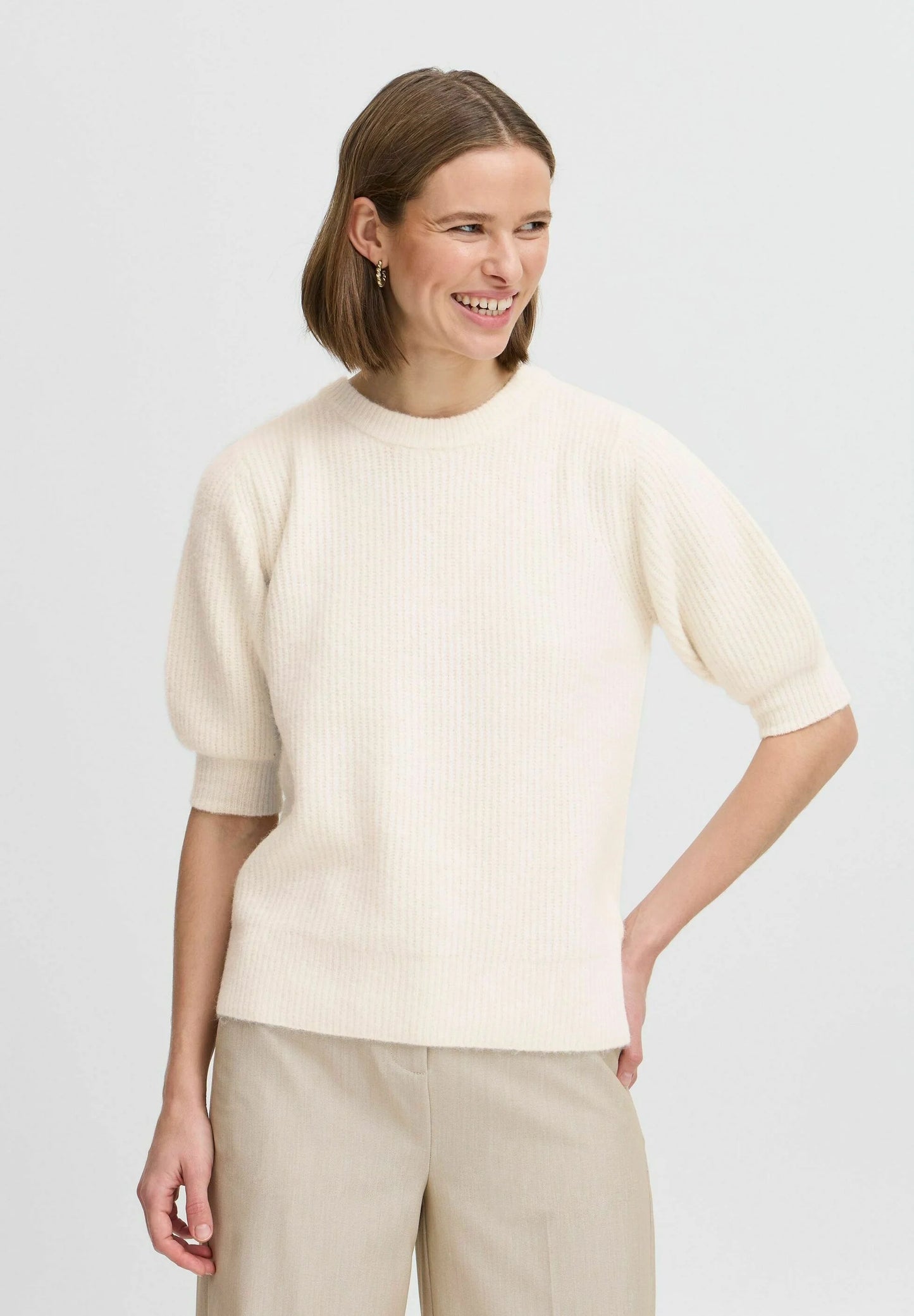 BYoung Short Sleeve Bow Sweater- Cream