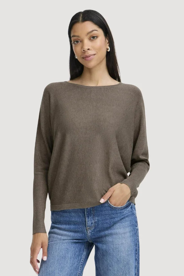 b.young Boatneck in the colour walnut